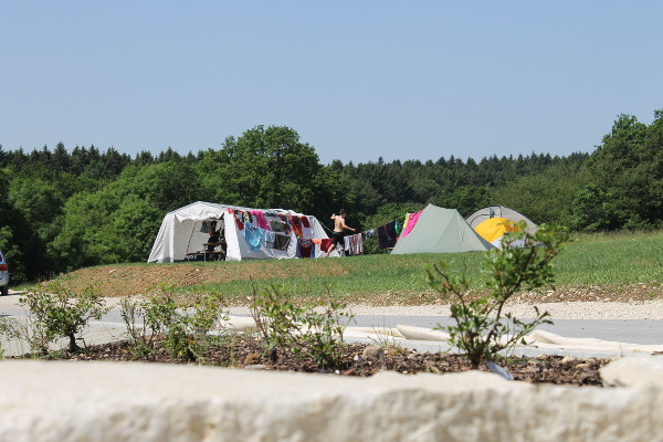 Blick auf einen Teil des Campinggarten Leibertingen der Familie Klaus.